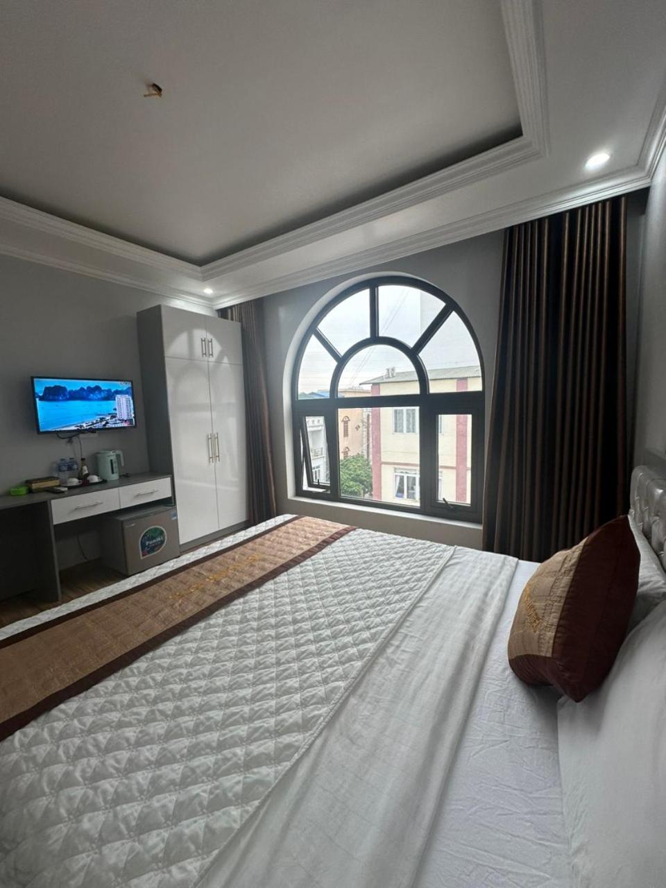Viet Hoang Hotel Hạ Long Extérieur photo